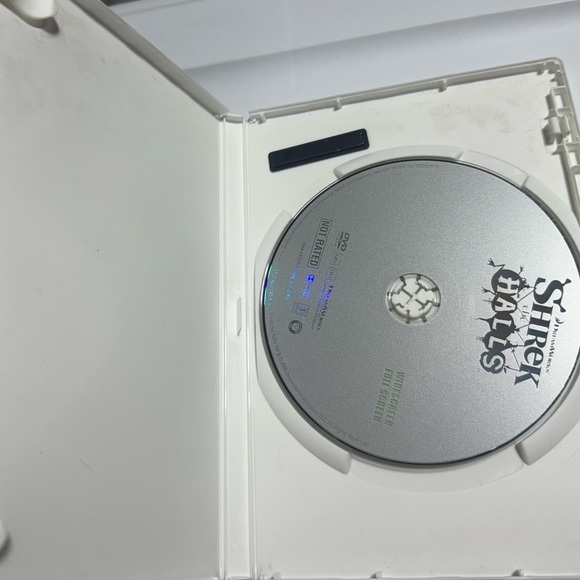 Dreamworks Sherk 4 DVD Bundle. Includes Shrek 1, 2, 3, & Shrek The Halls - Picture 6 of 6